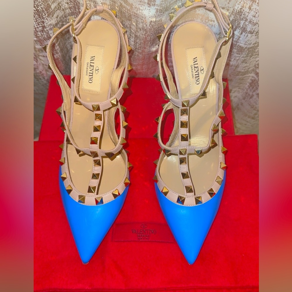 Valentino Rockstud Pumps